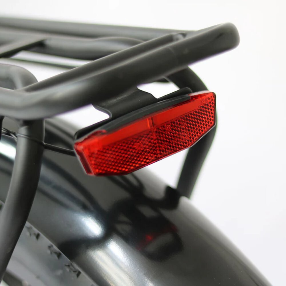 Rear Light Lumen: ≥2.5
