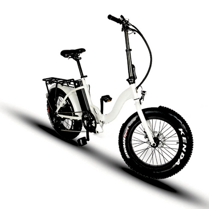 E-FAT-STEP e-bike in white, featuring a 500W motor and adjustable folding stem.