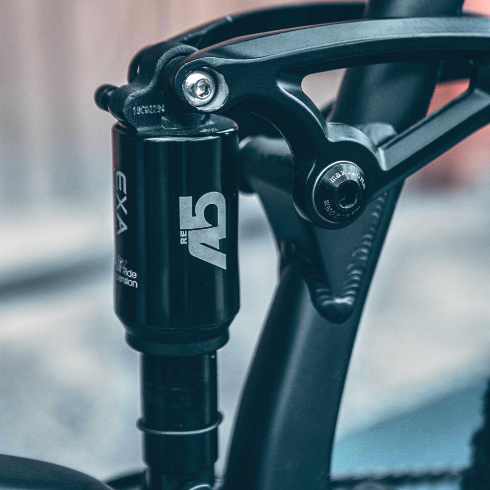 Total Payload Capacity - 300 lbs (136 kg)