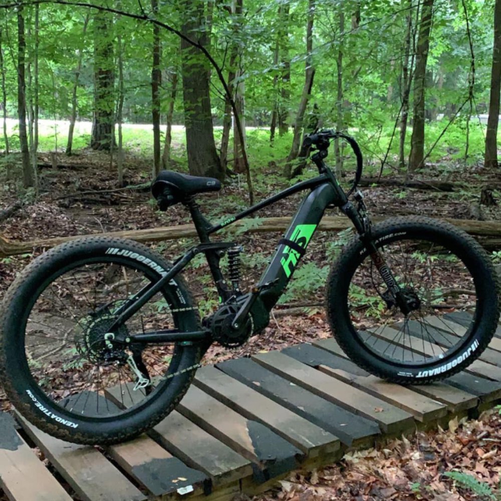 Box Dimensions: 172 cm L x 36 cm W x 85 cm H