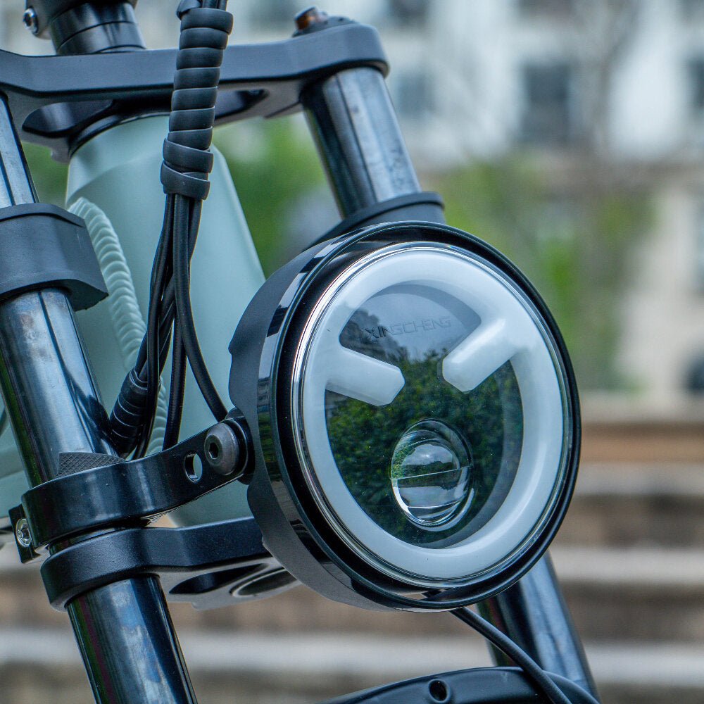 Charger:	US standard 4.0 A smart charger