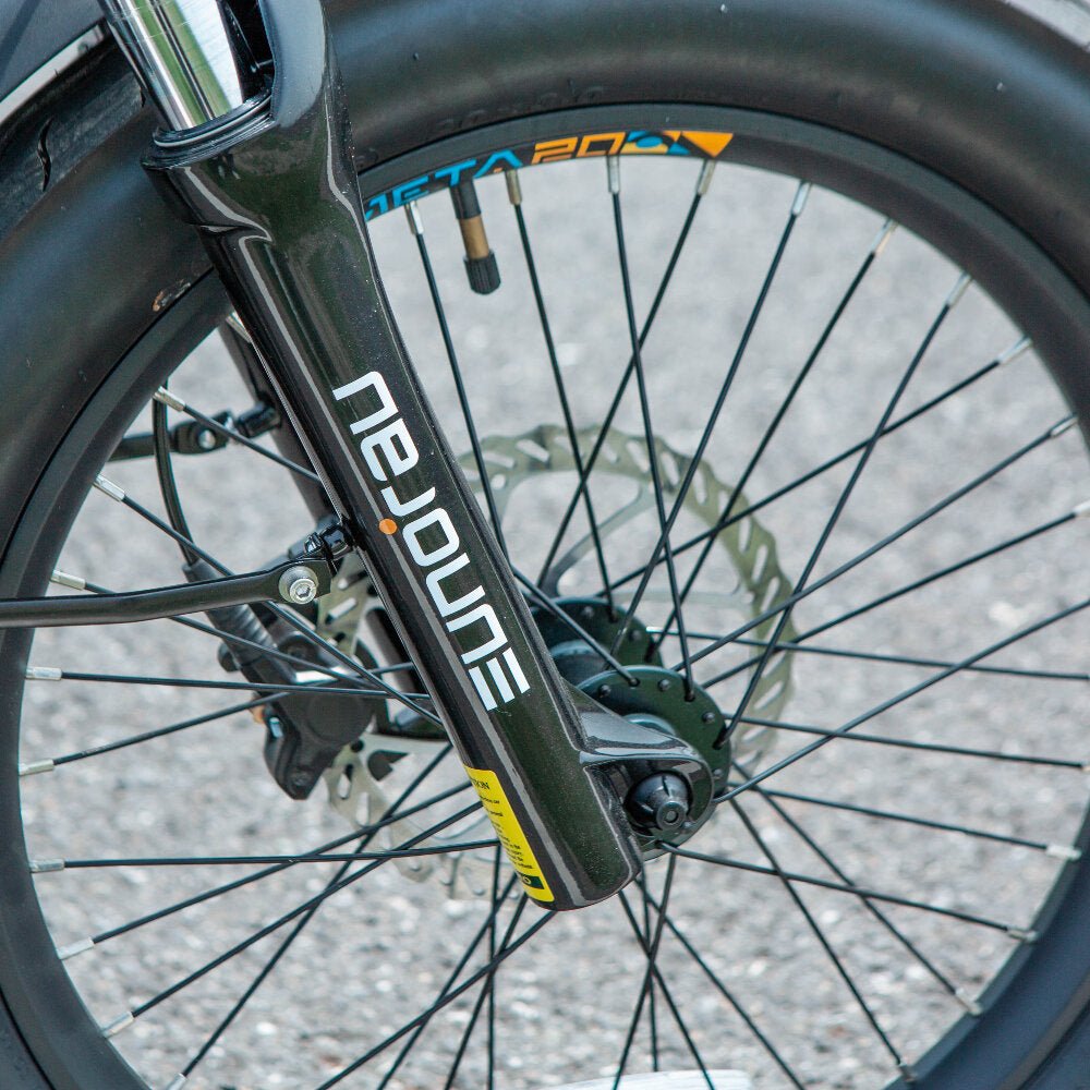 TOTAL LENGTH: 1693mm/66.7in