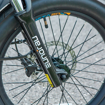 TOTAL LENGTH: 1693mm/66.7in