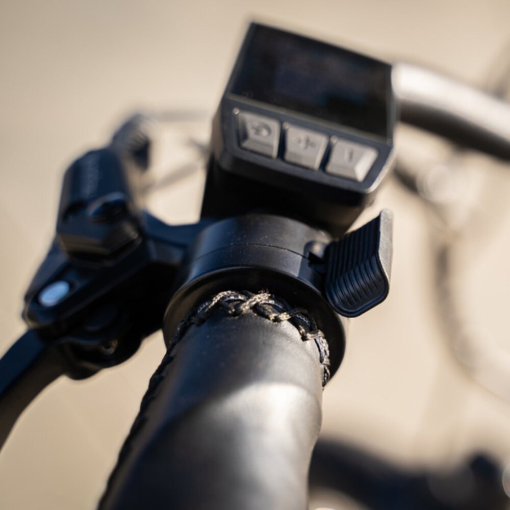 Brake Type: Hydraulic Disc