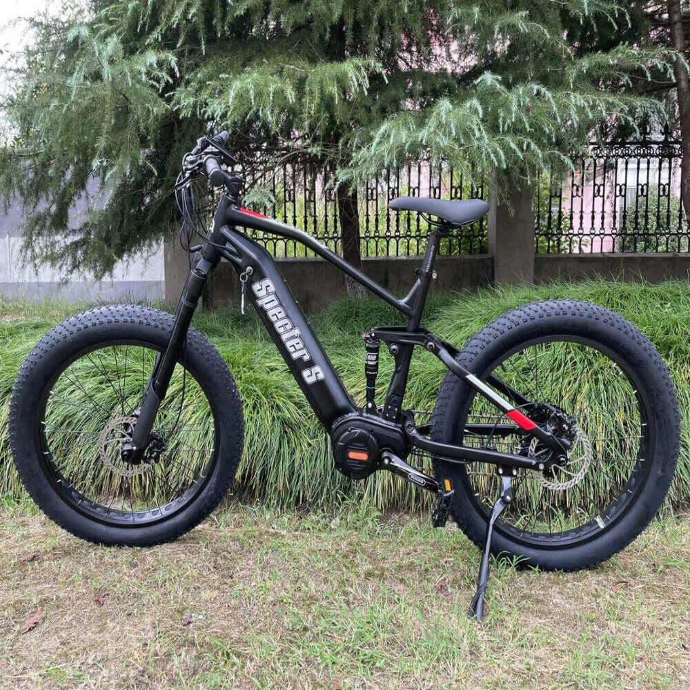  Rim Material:  Black Alloy Wheels