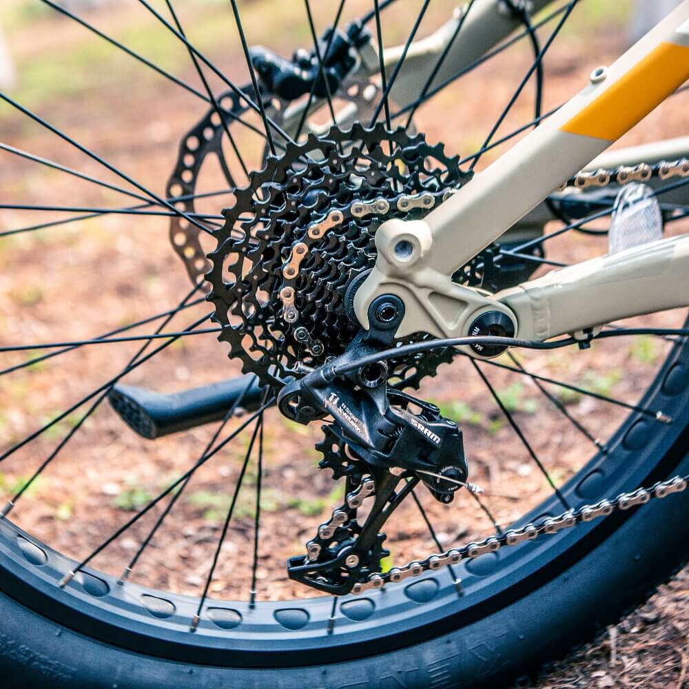 Front Light: LED light 