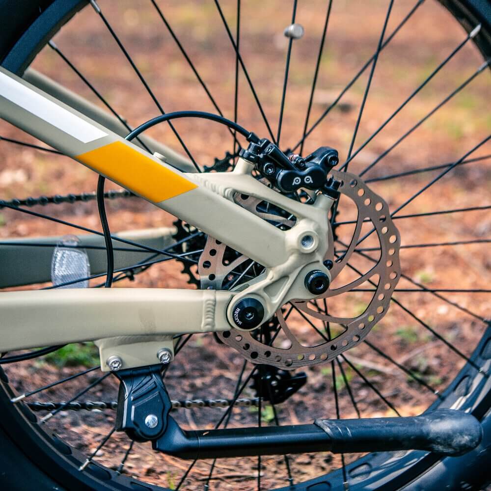 Chain-Wheel Protection Guard: Yes