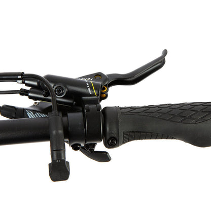 Product Weight: 28kg/61.7lbs