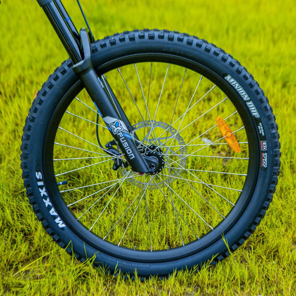 Top Tube: 17 inch: 526mm/20.7in 19 inch: 560mm/23.9in
