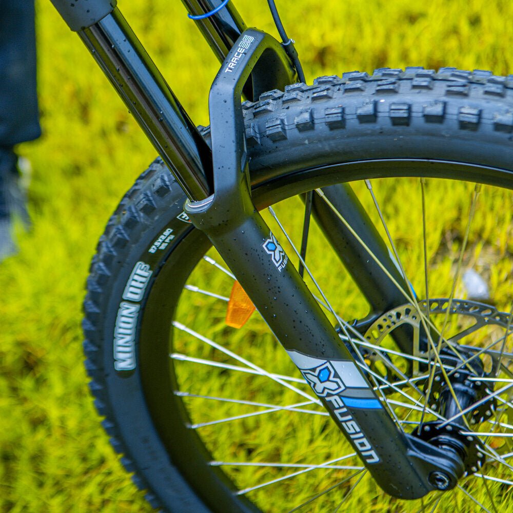 Brake Rotor Size: 203mm Front & 180mm Rear