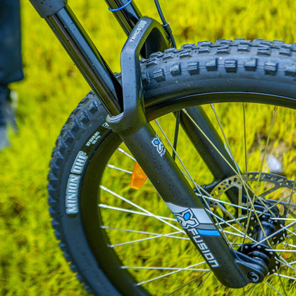 Brake Rotor Size: 203mm Front & 180mm Rear