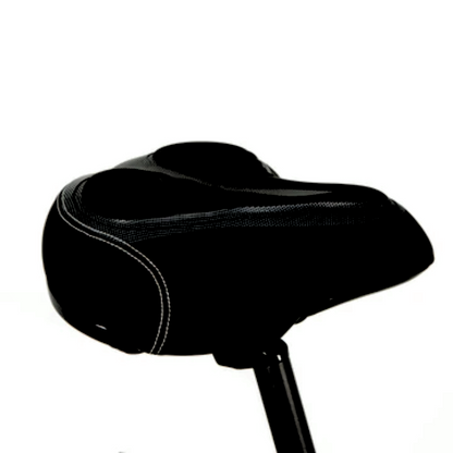 Close-up of the comfortable black saddle of the eTRIKE.